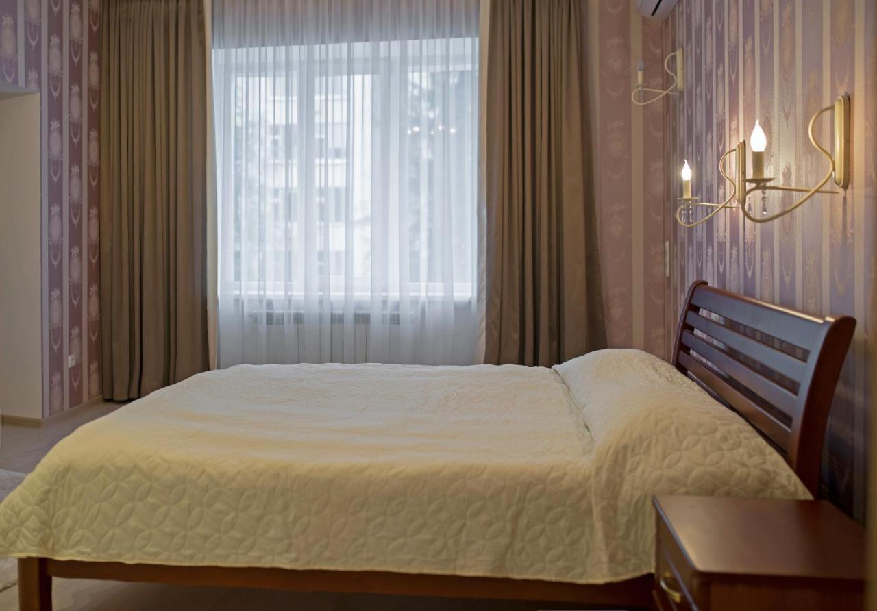 Remarkable Appartments In Town Center Полтава Екстериор снимка